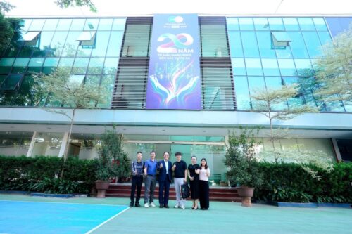 Đại diện Hãng Sơn Đông Á và Yoolim Specialty Chemicals trong buổi hợp tác phát triển sơn dầu